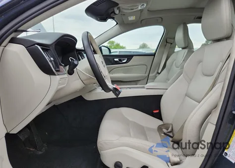 2020 Volvo S60 T6 Momentum z USA, uszkodzony, nr VIN 7JRA22TK4LG056818